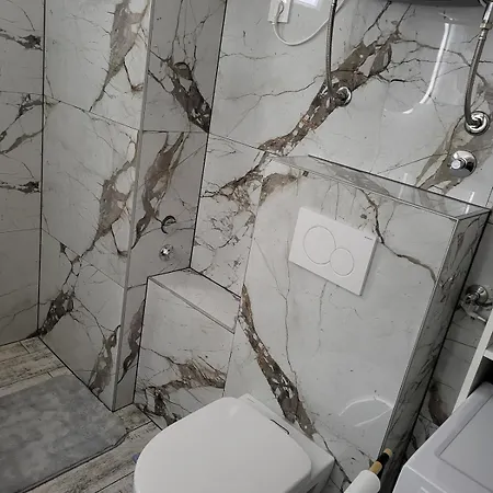 Moona Udaljen 10 Min Setnje Od Palace, Rive I Plaze Appartamento *