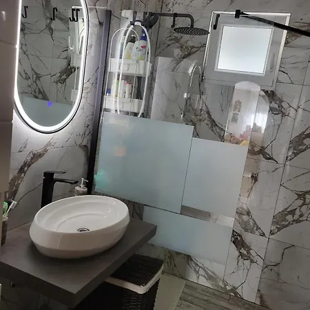 アパート Moona Udaljen 10 Min Setnje Od Palace, Rive I Plaze スプリト