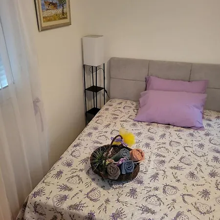 Prostrani Moona - Blizu Centra Grada Sa Pogledom Na I Garazom Lägenhet Split