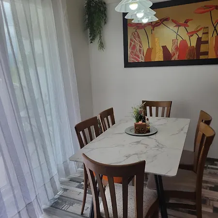 Prostrani Moona - Blizu Centra Grada Sa Pogledom Na I Garazom Apartman Split